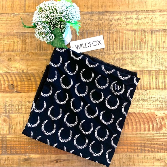 NWT Wildfox black & white large blanket scarf/wrap - Picture 1 of 6